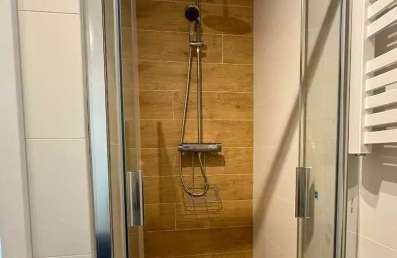 Location longue durée d’un appartement 2 pièces 32 m², quartier Jagodno, Wrocław, Pologne