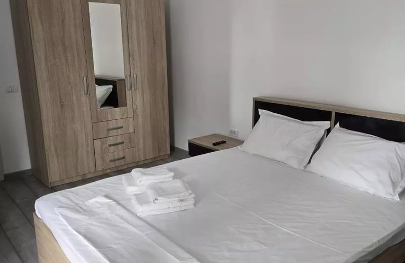 Alquiler a largo plazo de piso de 3 habitaciones 70 m², Campus, Constanza, Rumanía