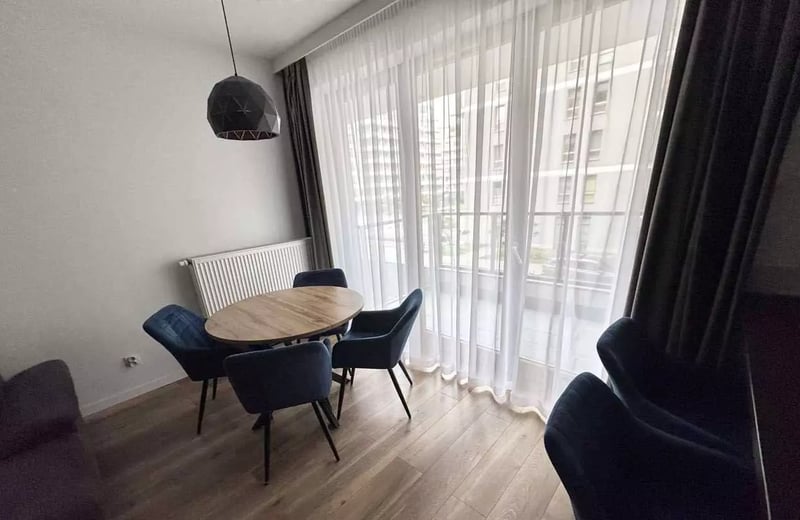 Langzeitmiete einer 3-Zimmer-Wohnung 63 m² — Wola, Warschau, Polen