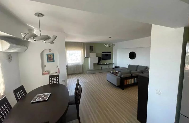 Alquiler a largo plazo de apartamento de 3 habitaciones 77 m² — Tomis Mall, Constanza, Rumanía