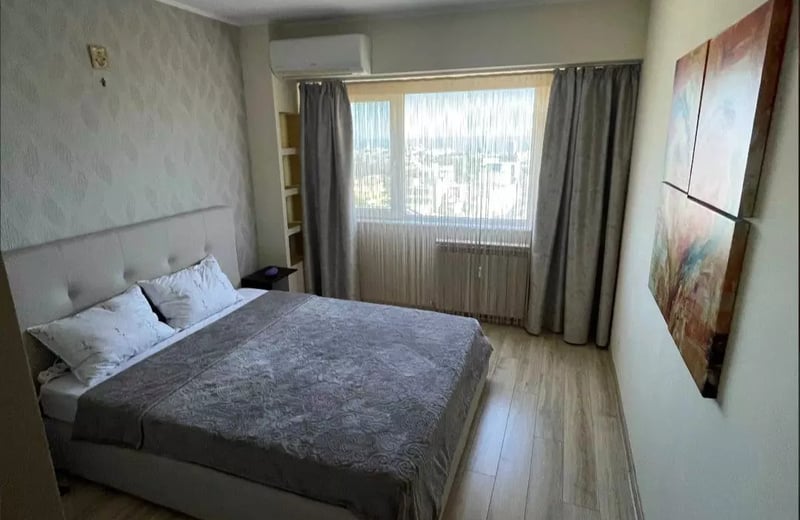 Alquiler a largo plazo de apartamento de 3 habitaciones 77 m² — Tomis Mall, Constanza, Rumanía