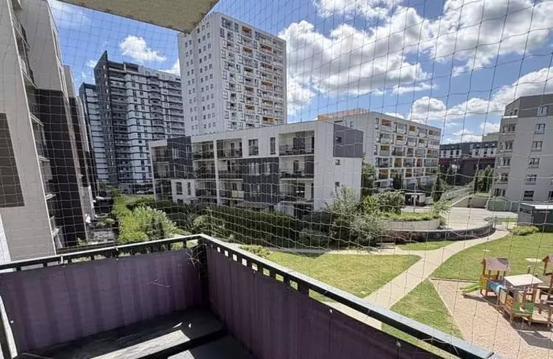 Location longue durée d’un appartement 2 pièces de 44 m² dans le quartier Tarnogaj, Wrocław, Pologne