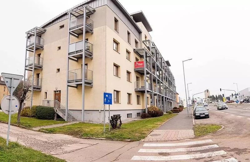 Langfristige Miete einer 4-Zimmer-Wohnung 100 m² in Bratislava, Slowakei