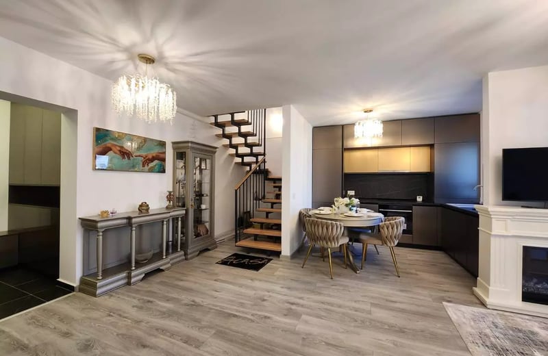 Location longue durée d’un appartement 4 pièces dans le quartier Tractoru, Brașov, Roumanie