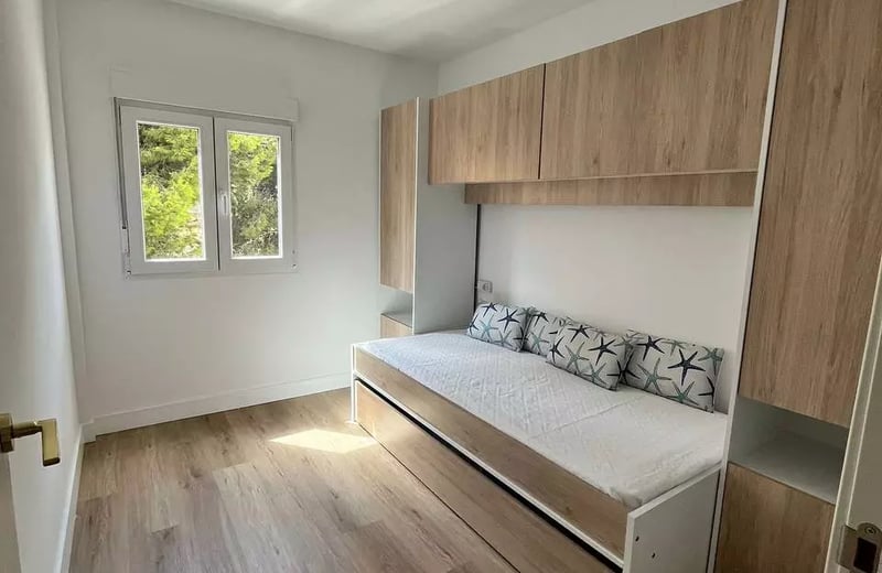 Langzeitmiete: Wohnung mit 3 Schlafzimmern in Alicante, Spanien