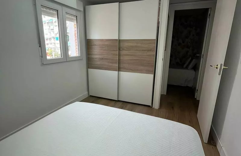 Langzeitmiete: Wohnung mit 3 Schlafzimmern in Alicante, Spanien