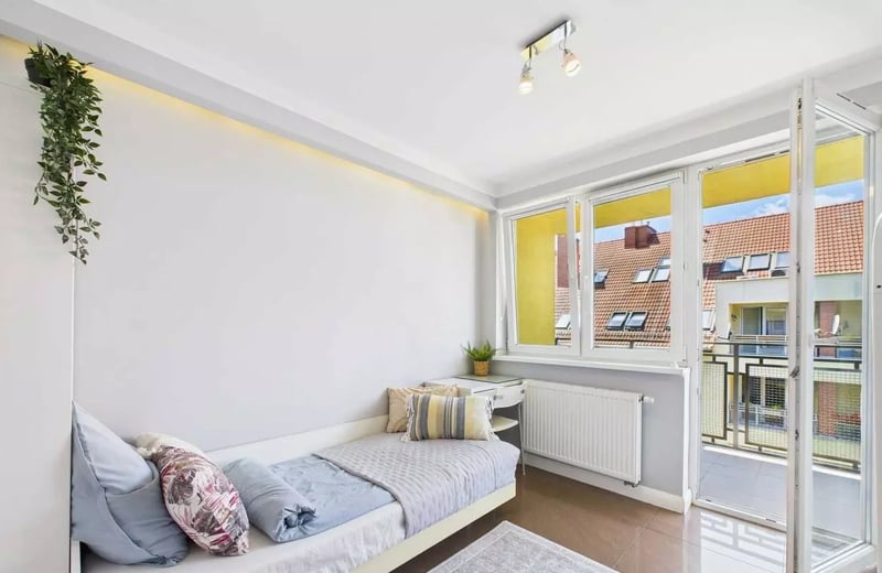 Location longue durée d’un appartement 4 pièces de 60 m² dans le quartier Zakrzów, Wrocław, Pologne