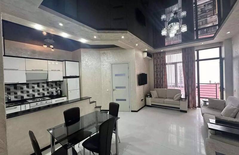 Alquiler a largo plazo de un piso 1+1, 55 m², en Batumi (Viejo Batumi), Georgia