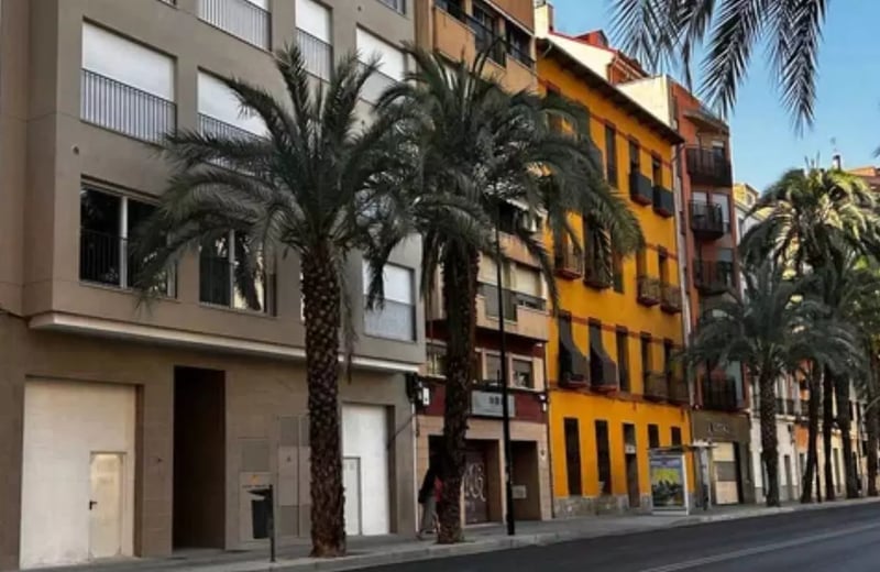 Alquiler a largo plazo de un piso de 2 dormitorios, 85 m², en Alicante, España