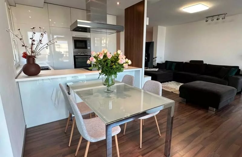 Location longue durée d’un appartement de 3 pièces, 96 m², dans le quartier Bratislava III, Bratislava, Slovaquie