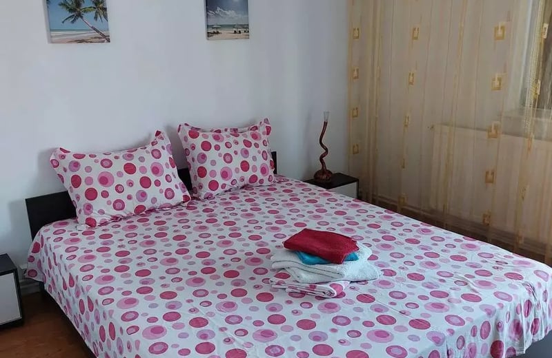 Alquiler a largo plazo de piso de 2 habitaciones, 65 m², en el distrito de Faleza Nord, Constanza, Rumanía