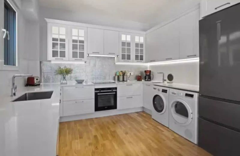 Location longue durée d’un appartement de 3 chambres, 150 m², à Alicante, Espagne