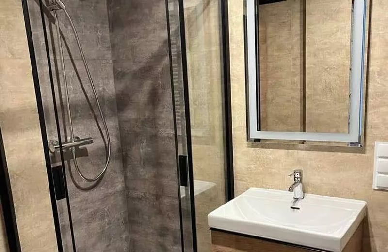 Long-term rental of a 1-room apartment, 30 m², in Ołbin district, Wrocław, Poland