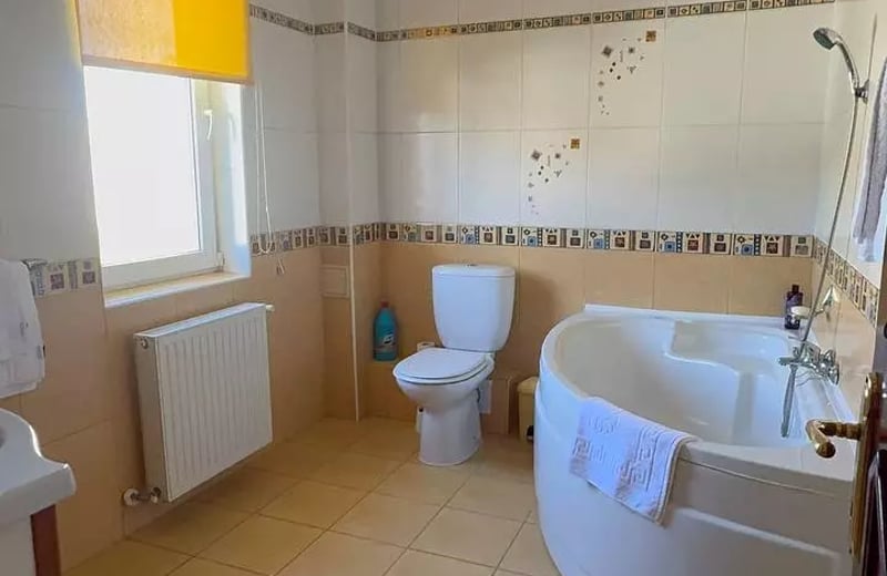 Долгосрочная аренда 3-комнатной квартиры, 125 м², в районе Tomis Plus, Констанца, Румыния