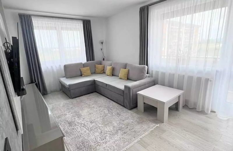 Location longue durée d’un appartement de 3 pièces, 80 m², Tractorul, Brașov, Roumanie