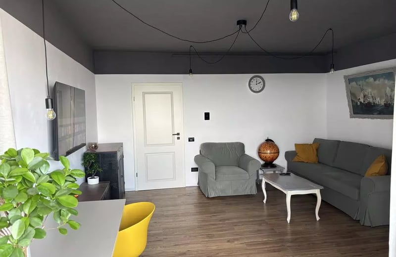 Alquiler a largo plazo de un piso de 3 habitaciones 80 m², distrito Tomis Nord, Constanza, Rumanía