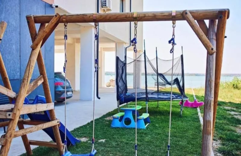 Langzeitmiete einer 3-Zimmer-Wohnung, 100 m², im Stadtteil Mamaia, Constanța, Rumänien