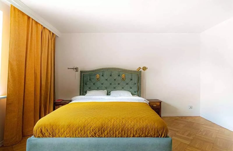 Long-term rental of a 4-room apartment, 93 m², in Śródmieście Północne district, Warsaw, Poland