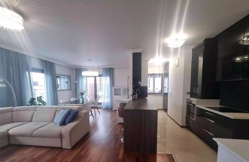 Long-term rental of a 4-room apartment, 105 m², in Wilanów district, Warsaw, Poland