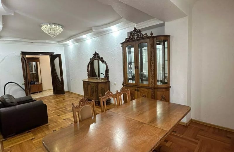 Long-term rental of an apartment, 140 m², Batumi, Georgia
