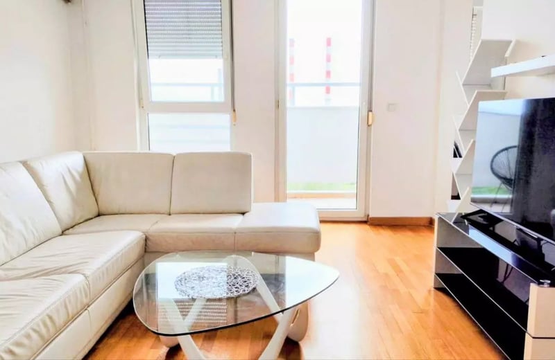 Location longue durée d’un appartement de 2 pièces, 52 m², à Belvile, Novi Beograd, Serbie