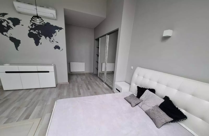 Location longue durée d’un appartement de 2 pièces, 58 m², à Podgórze, Cracovie, Pologne
