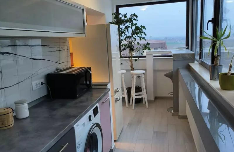 Langzeitmiete einer 3-Zimmer-Wohnung, 100 m², im Stadtteil Tomis Plus, Constanța, Rumänien