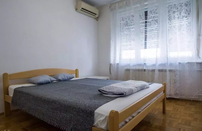 Location longue durée d’un appartement de 2 pièces, 37 m², au centre-ville, Belgrade, Serbie