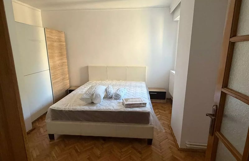 Long-term rental of a 4-room apartment, 85 m², in Tomis II, Constanța, Romania