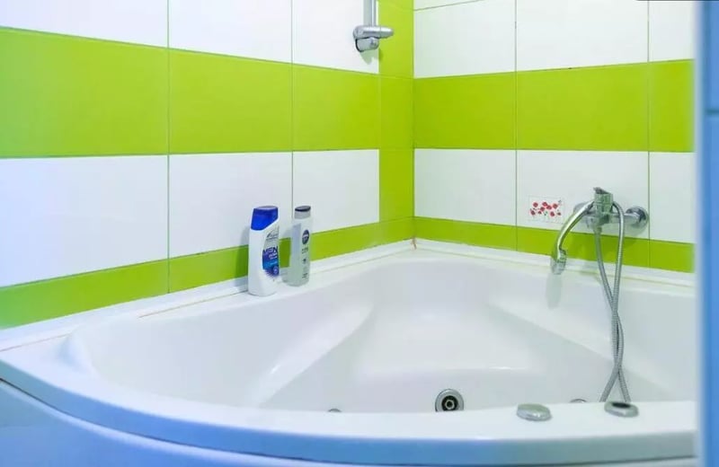 Location longue durée d’un appartement de 3 pièces, 108 m², à Faleza Nord, Constanța, Roumanie