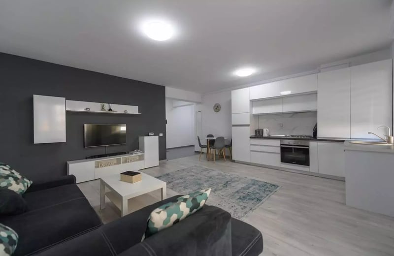 Location longue durée d’un appartement de 2 pièces, 61 m², à Tomis Plus, Constanța, Roumanie