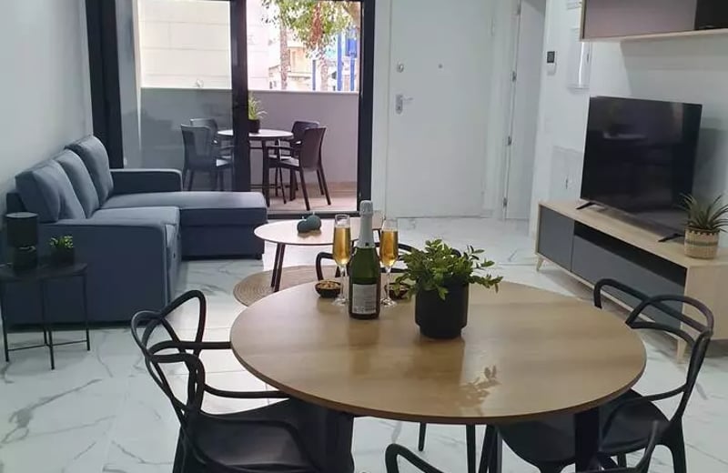 Долгосрочная аренда 2-комнатной квартиры, 95 м², в Торревьехе, Испания