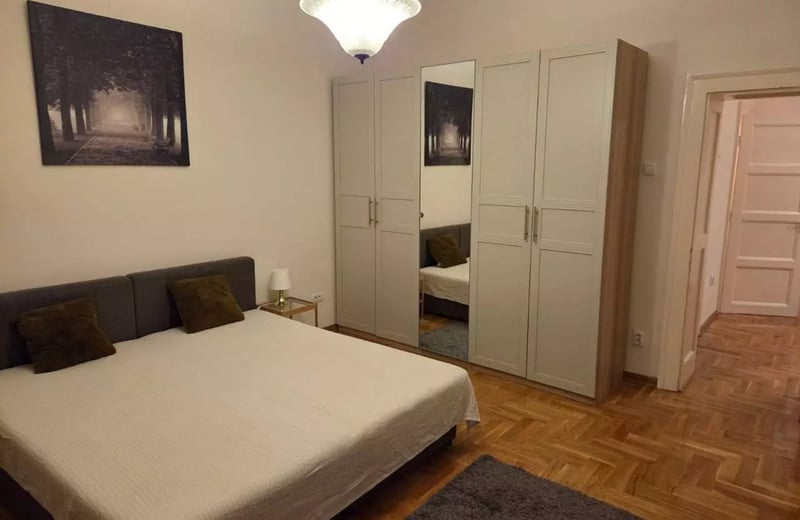 Langzeitmiete einer 3-Zimmer-Wohnung, 80 m², in Vračar, Belgrad, Serbien