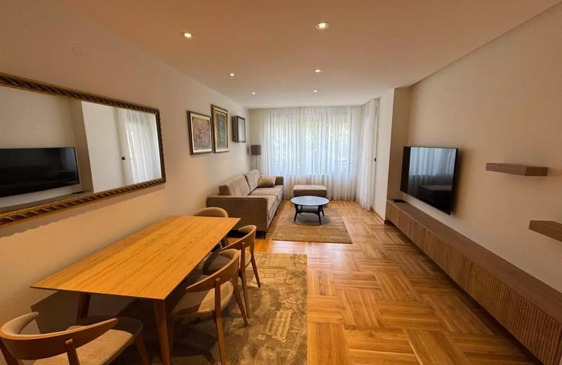Location longue durée d’un nouvel appartement de 4 pièces, 95 m², Belgrade, Serbie