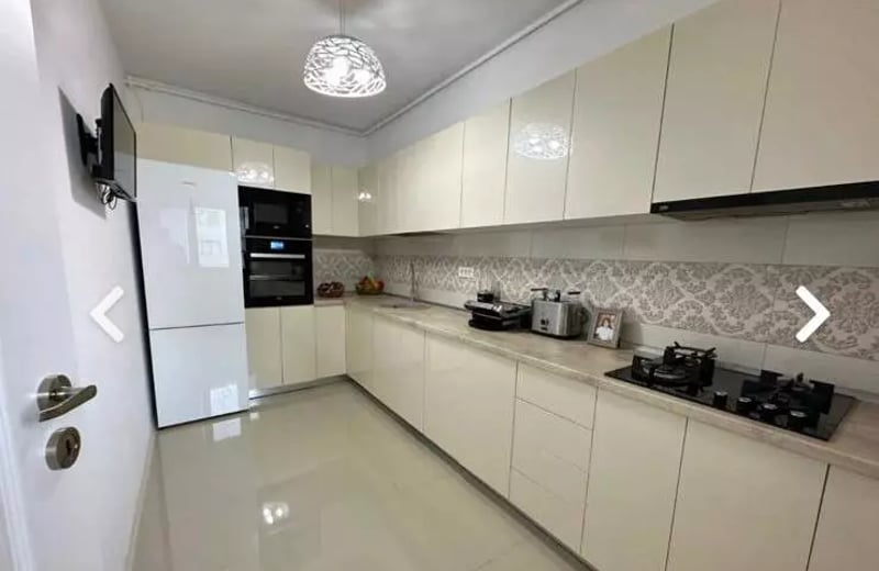 Location longue durée d’un superbe appartement de 2 pièces, 60 m², Mamaia, Constanța, Roumanie