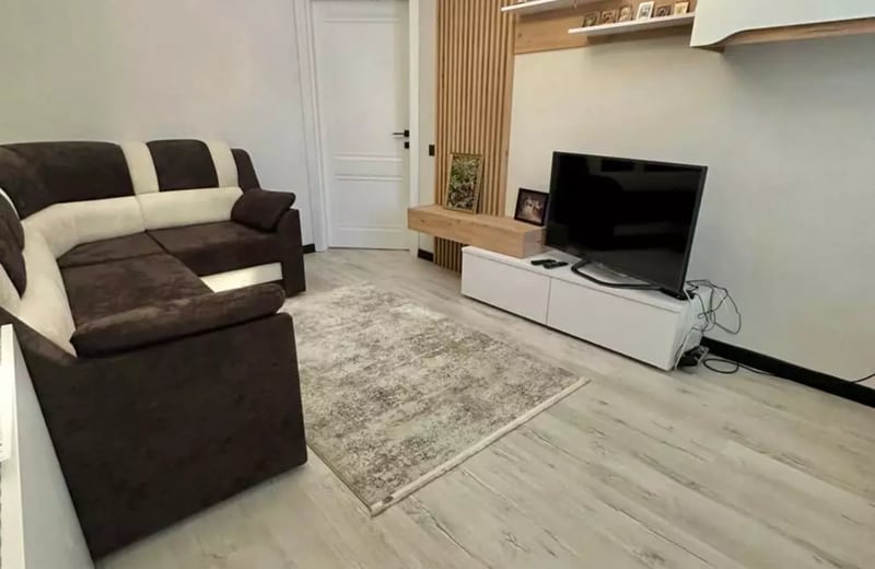 Alquiler a largo plazo de un piso de 2 habitaciones, 47 m², Chisináu, Moldavia