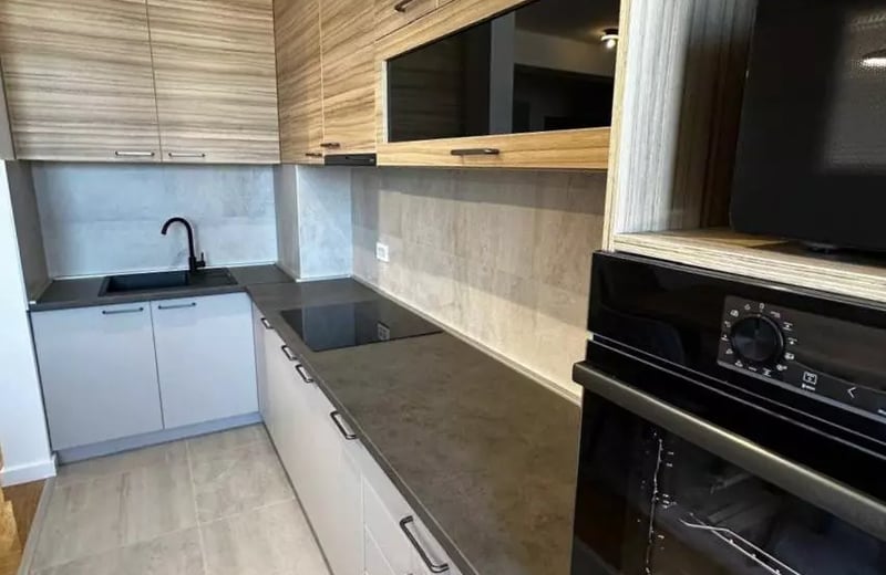 Alquiler de un espacioso apartamento de 3 habitaciones, 90 m², centro de la ciudad, Belgrado, Serbia